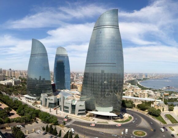 أبراج باكو من أفضل أماكن الجذب في أذربيجان